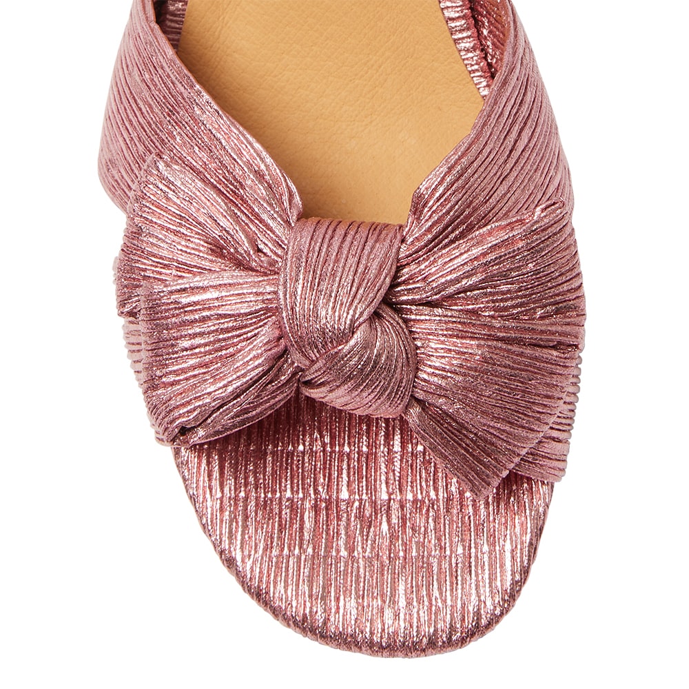 Tiara Heel in Rose Pleat