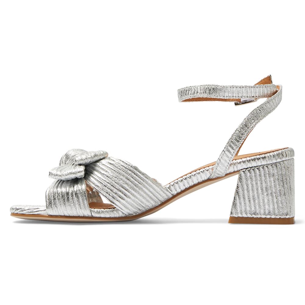 Tiara Heel in Silver Pleat