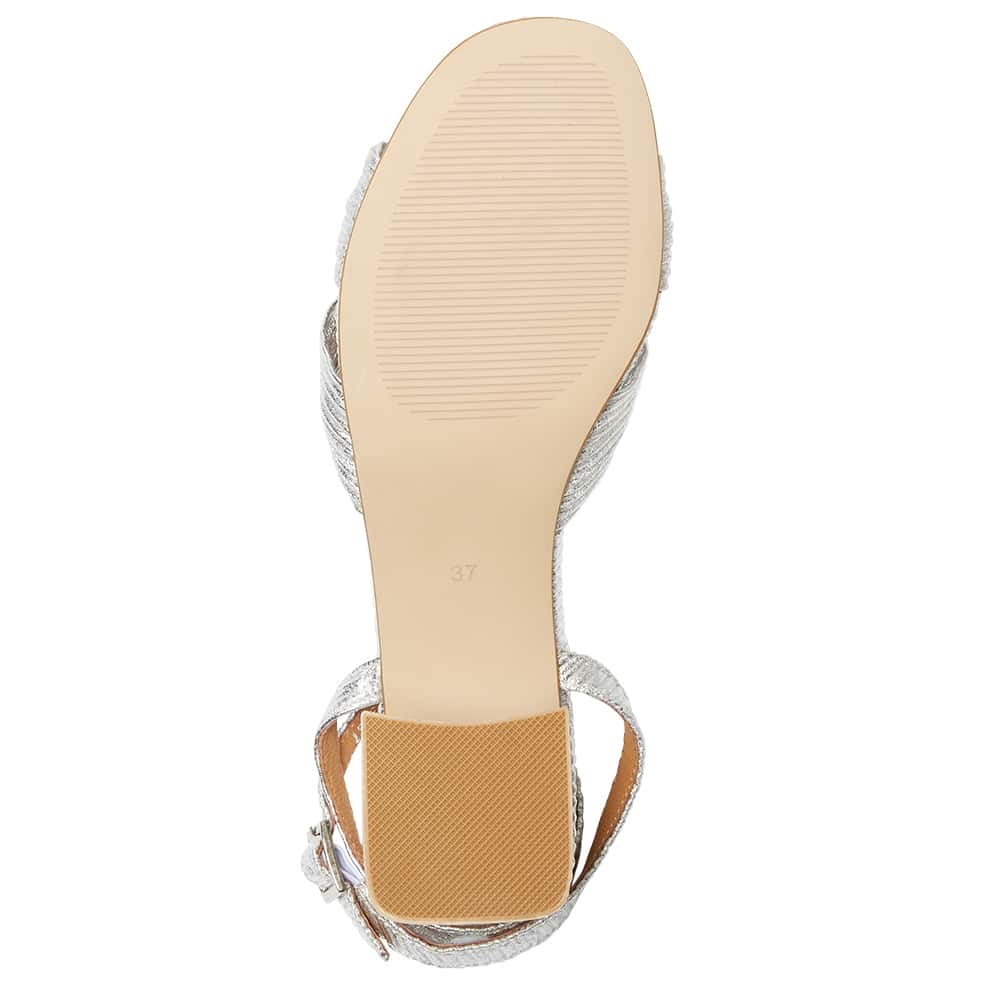 Tiara Heel in Silver Pleat