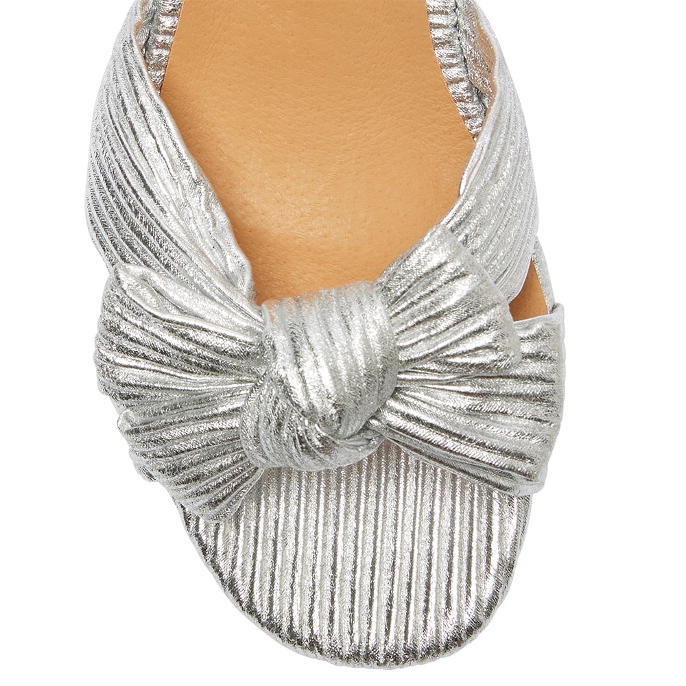 Tiara Heel in Silver Pleat