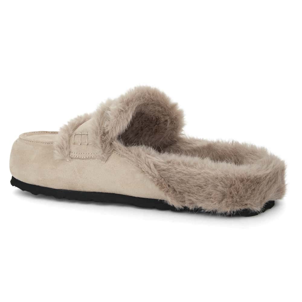 Alpine Flat in Taupe Micro