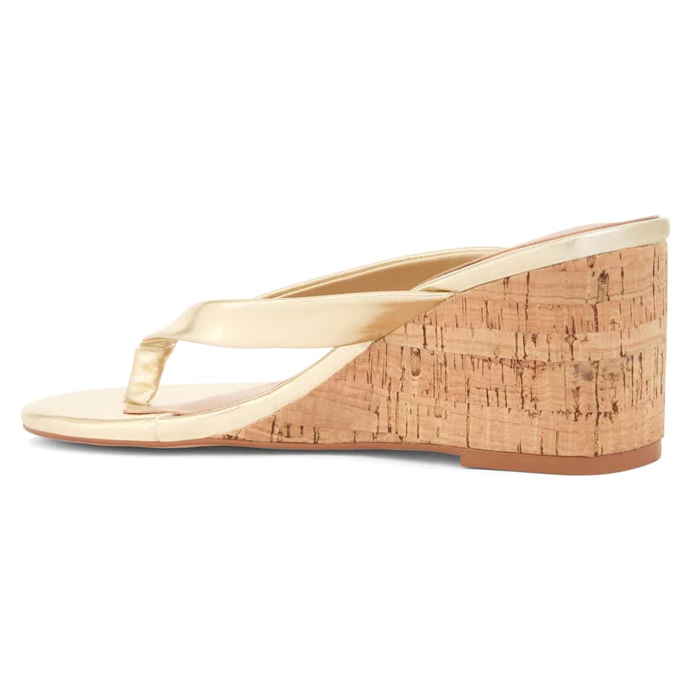 Amira Wedge in Soft Gold