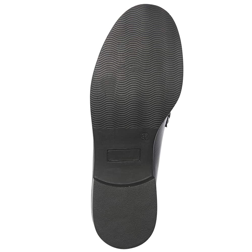 Arcade Loafer in Black Hi Shine
