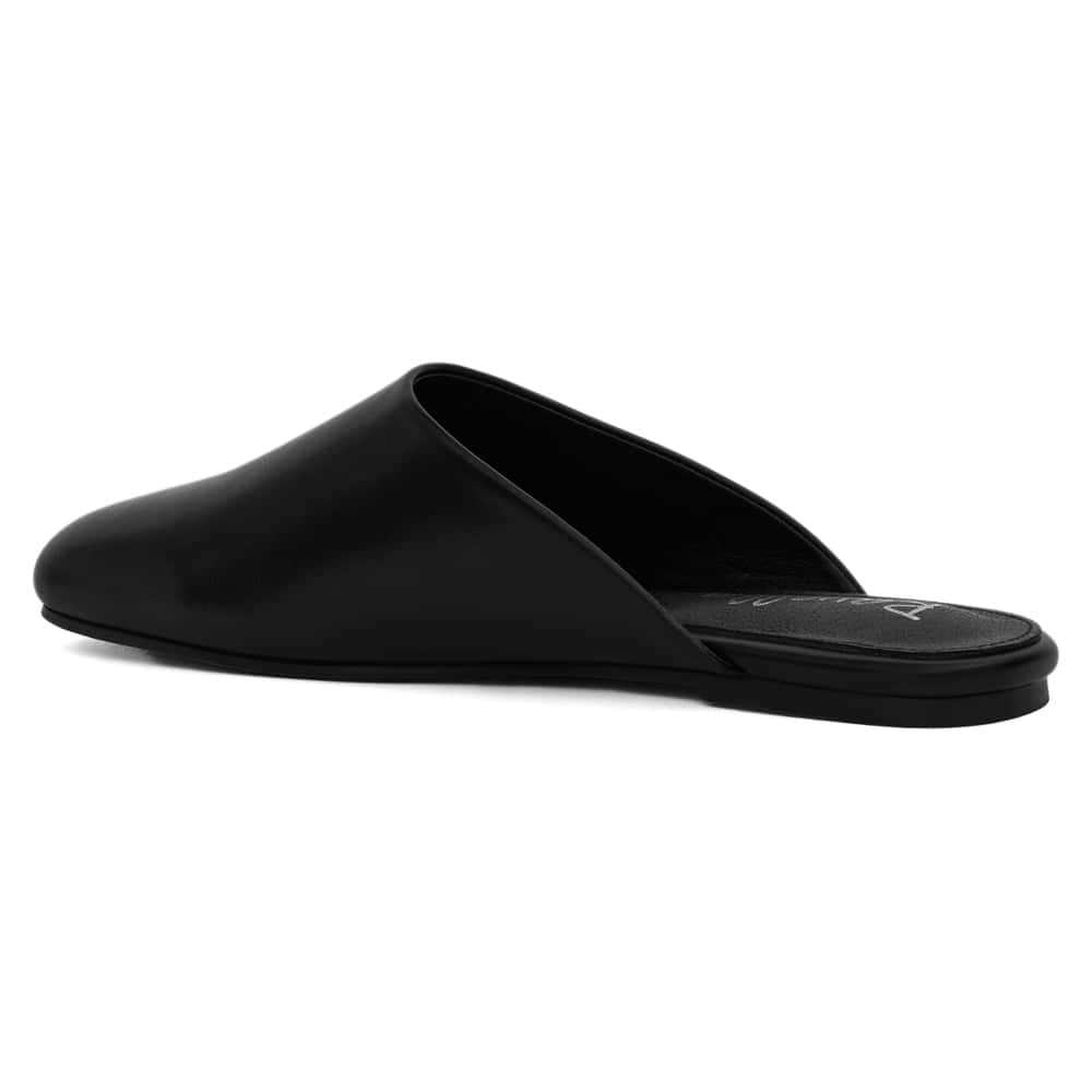 Brenda Flat in Black Smooth