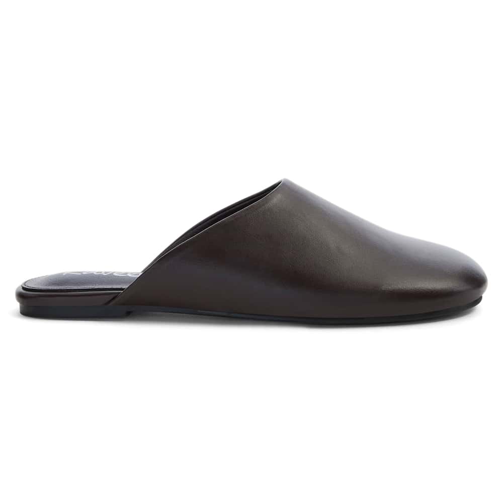 Brenda Flat in Chocolate Smooth