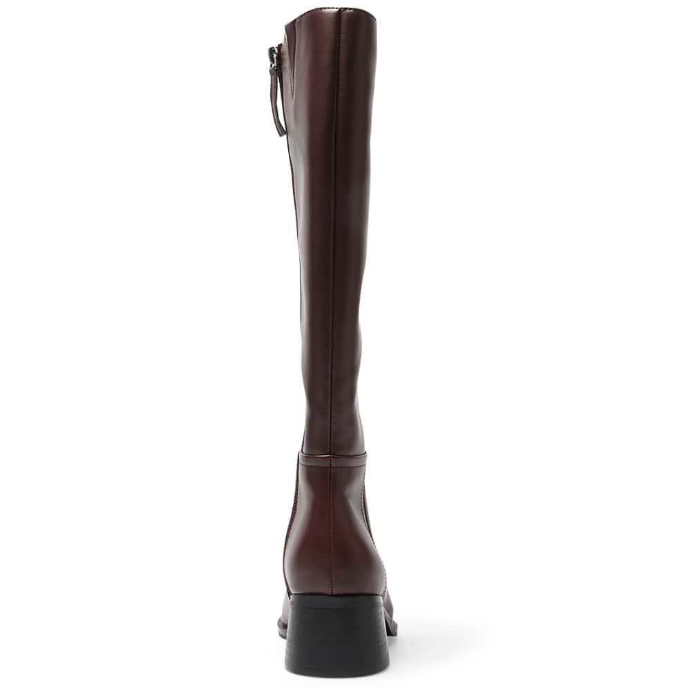 Carson Boot in Wine Smooth