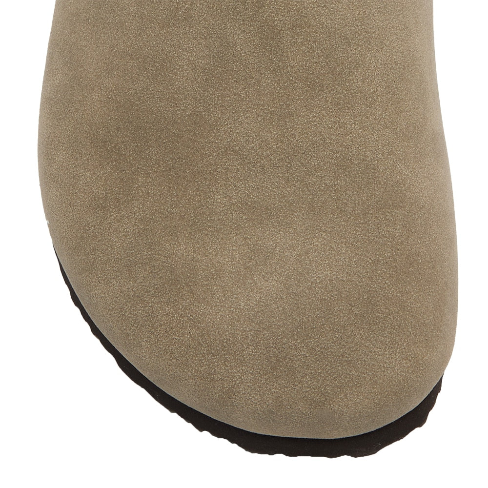 Charlie Flat in Taupe
