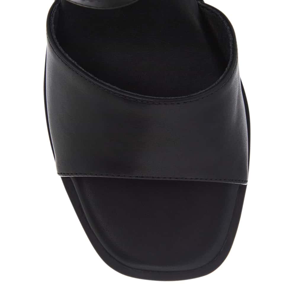 Chelsea Heel in Black/black Smooth Smooth