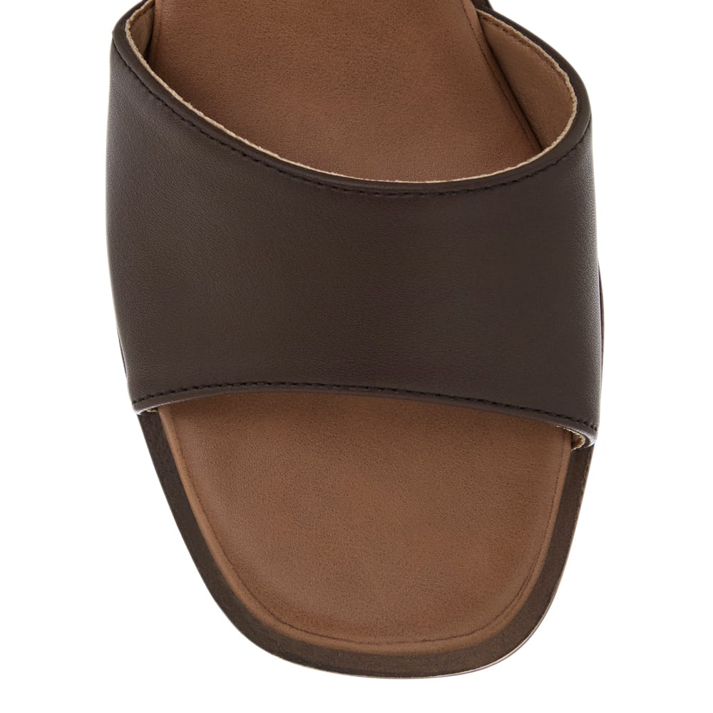 Chelsea Heel in Chocolate Smooth