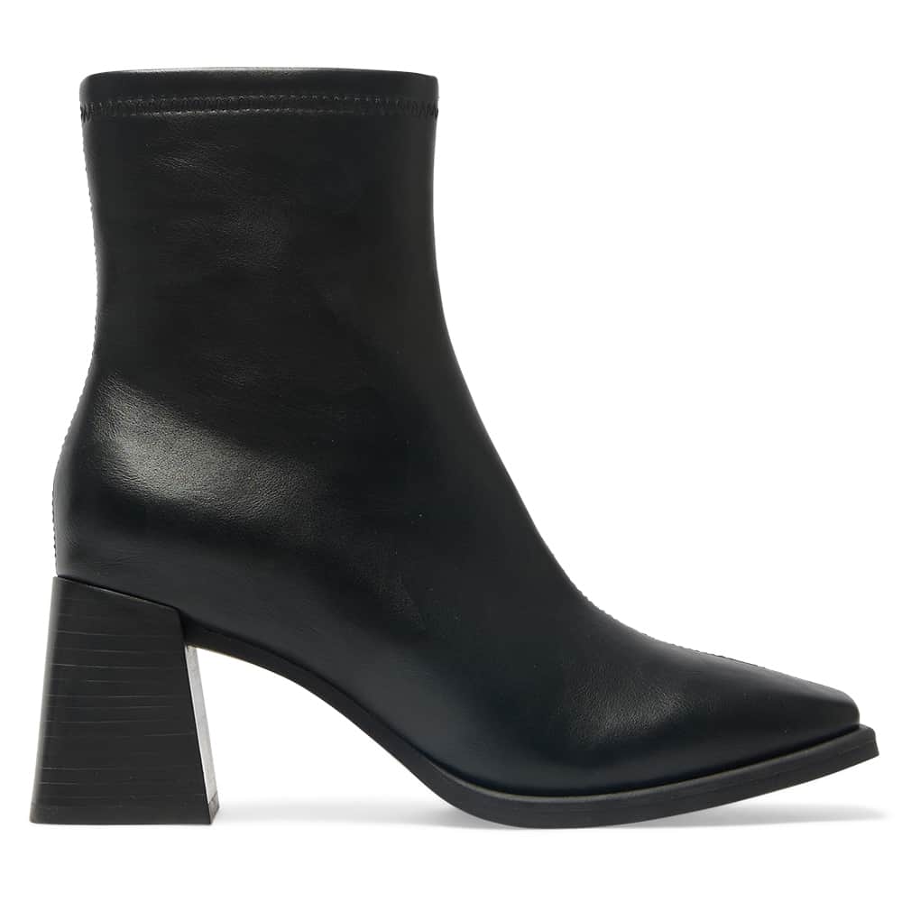 Demand Boot in Black