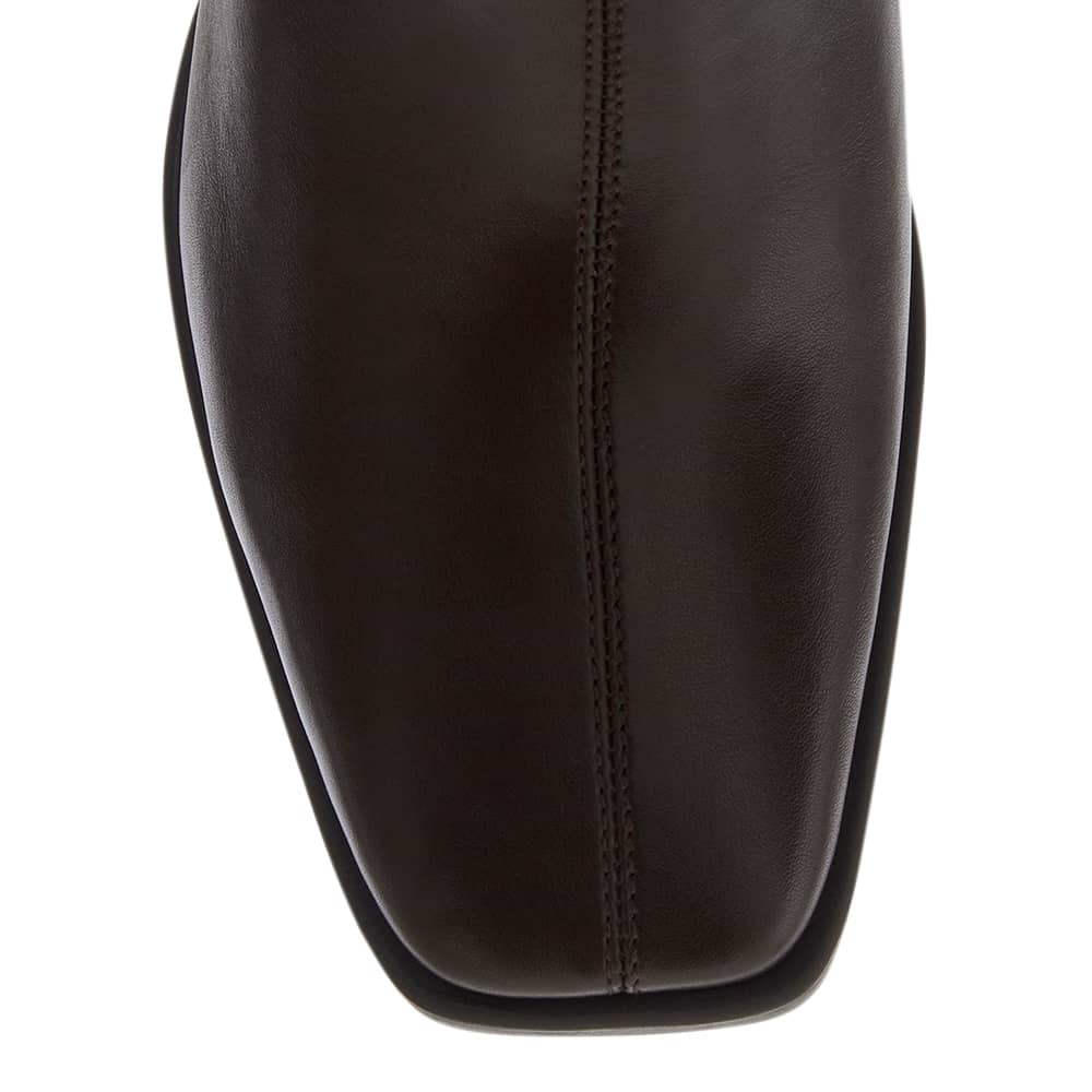 Demand Boot in Chocolate Smooth