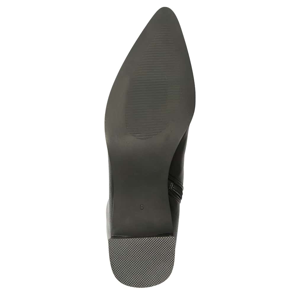 Everest Boot in Black Smooth