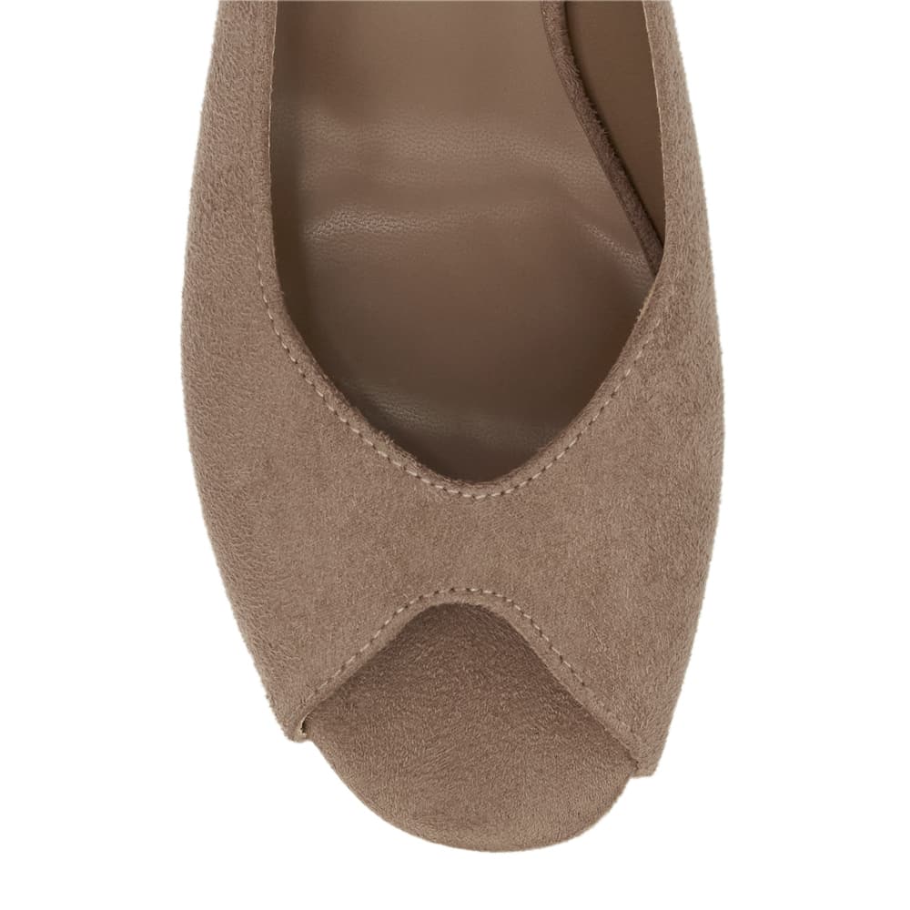 Hade Heel in Tan