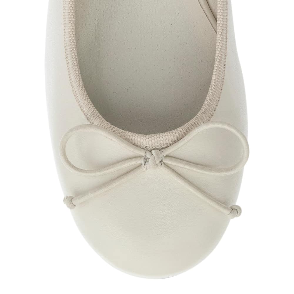 Janet Heel in Ivory Smooth