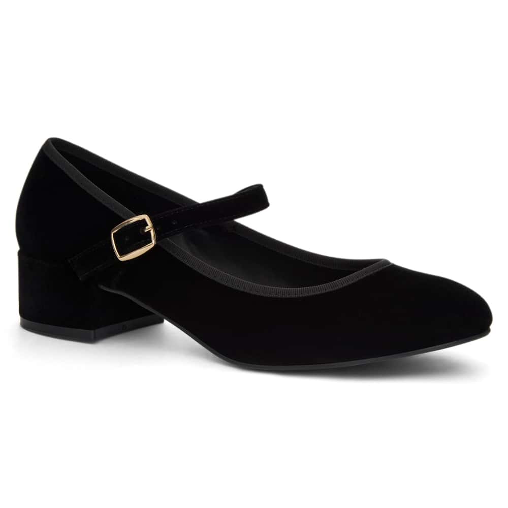 Juliet Heel in Black Velvet