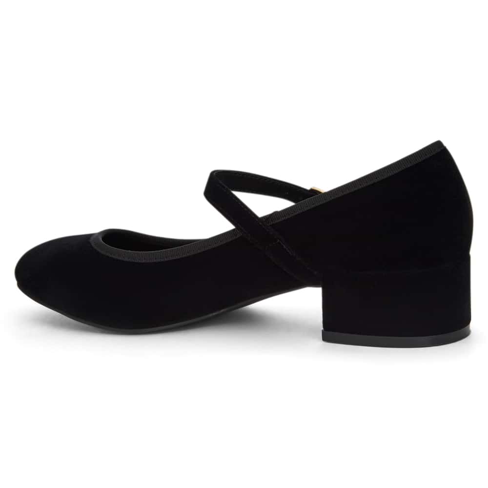 Juliet Heel in Black Velvet