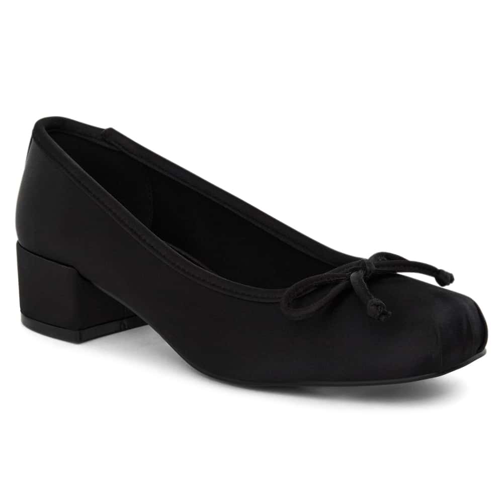June Pumps in Black Satin