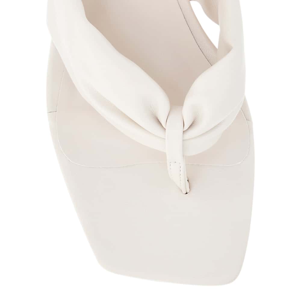 Kendra Heel in Bone