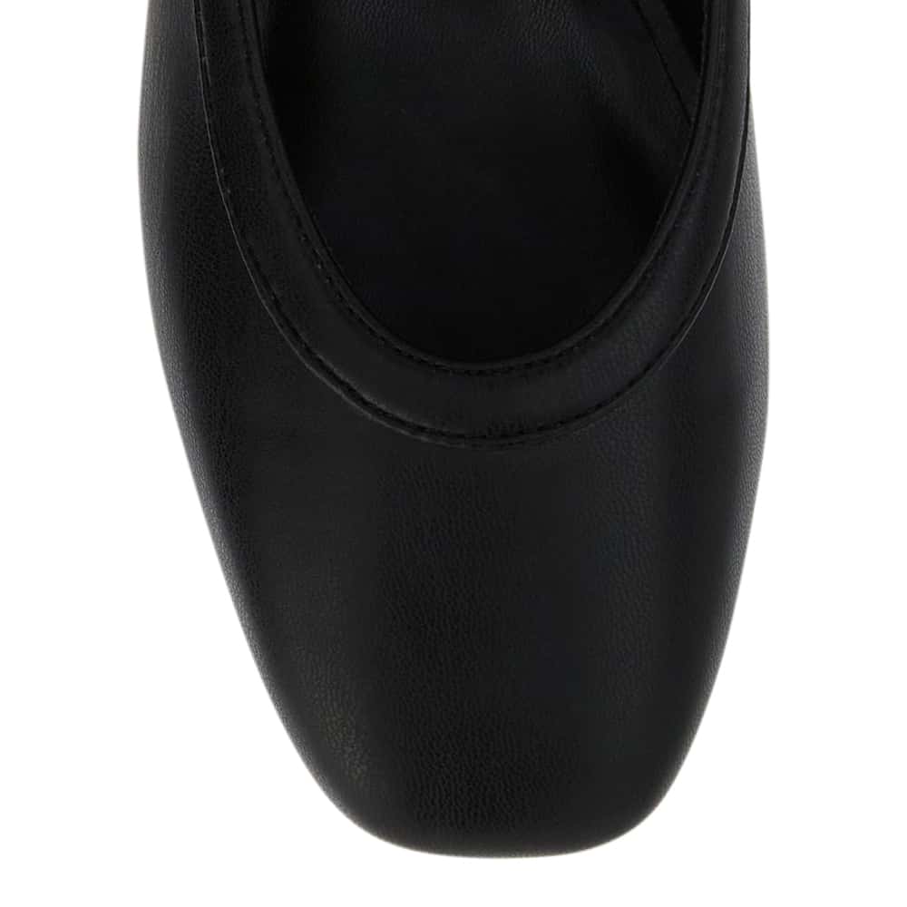 Kimmi Pumps in Black Smooth