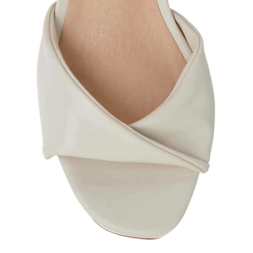 Lapelle Heel in Bone