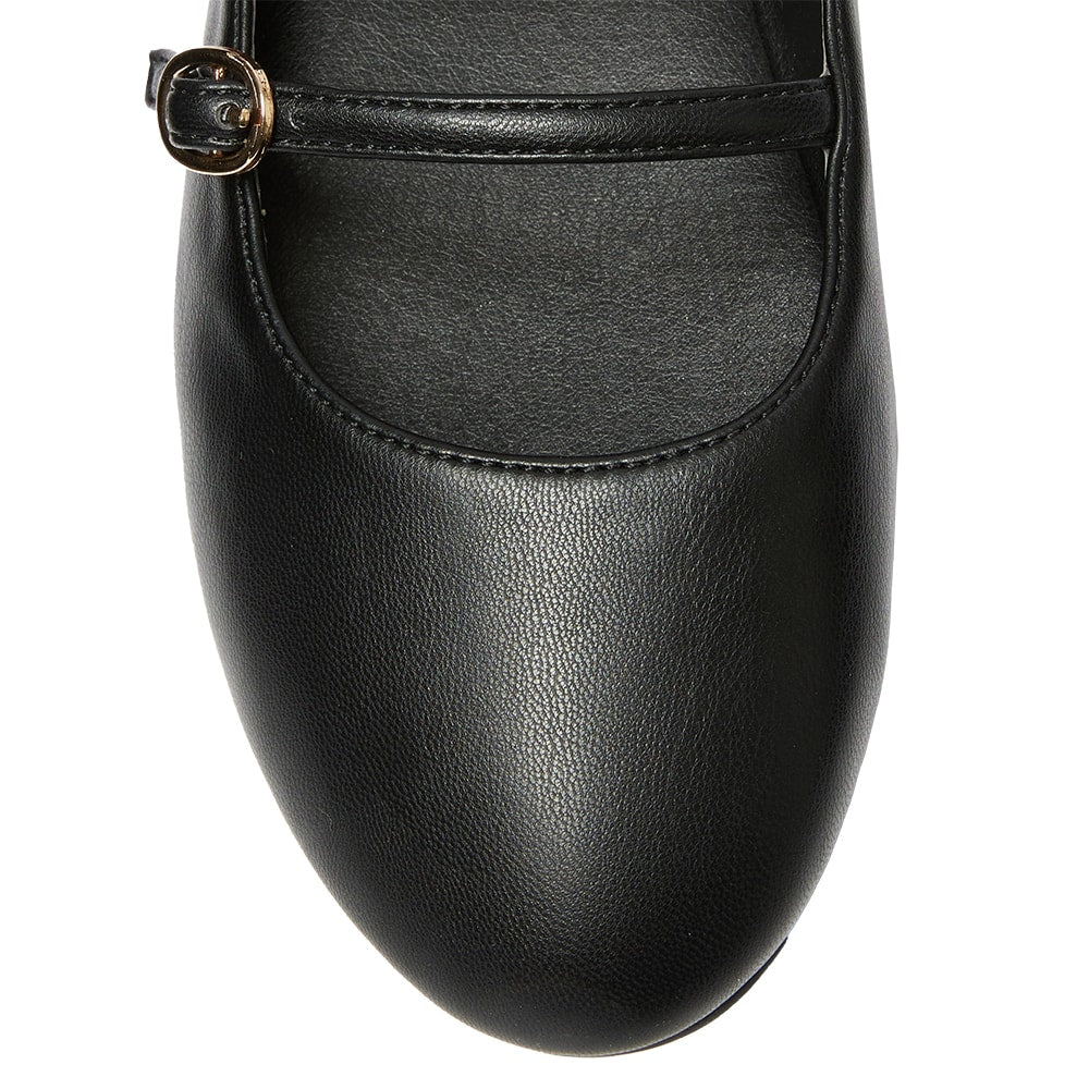 Layla Flat in Black Smooth