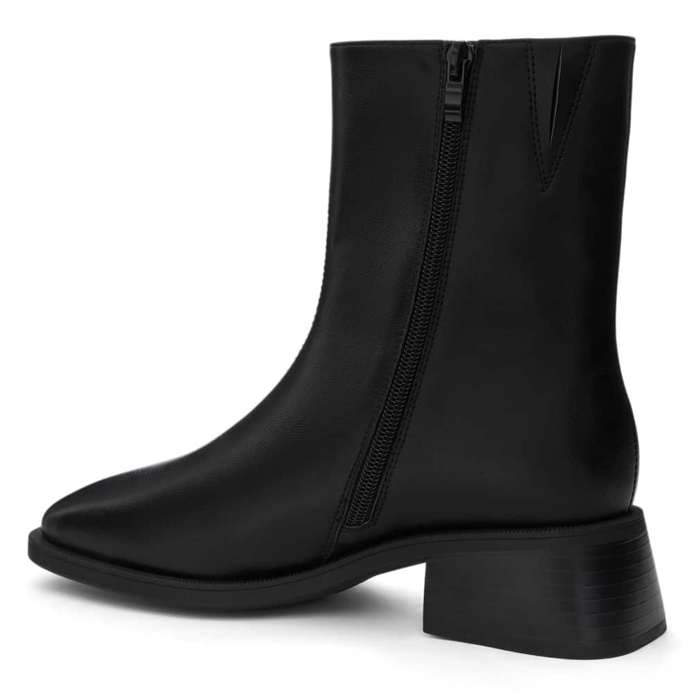 Lyon Boot in Black Smooth