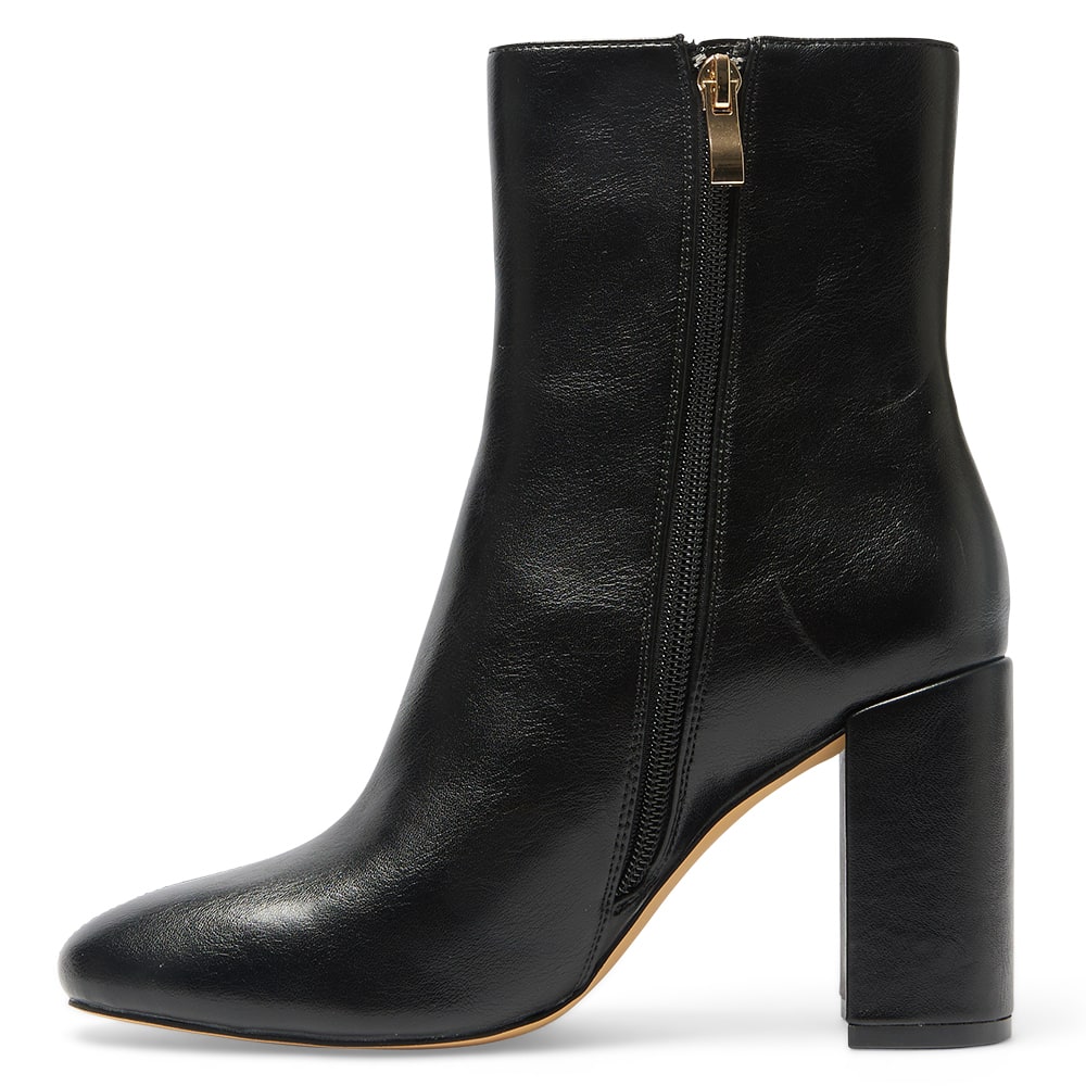Marlo Boot in Black Smooth