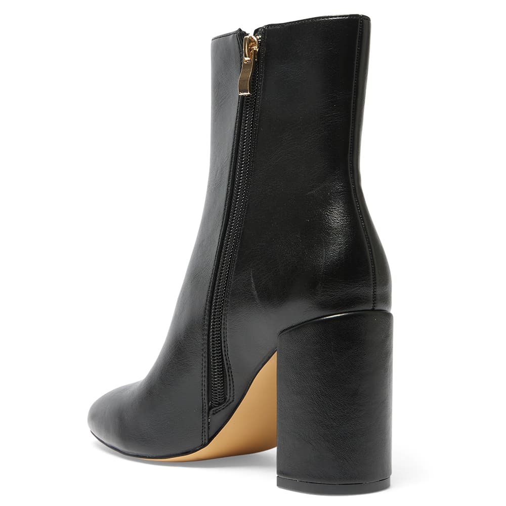 Marlo Boot in Black Smooth