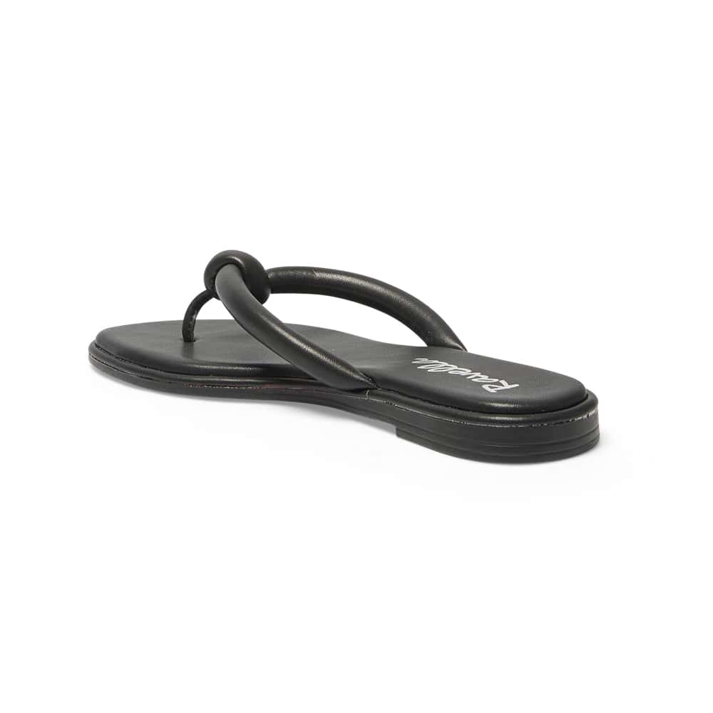 Maui Thongs in Black Smooth