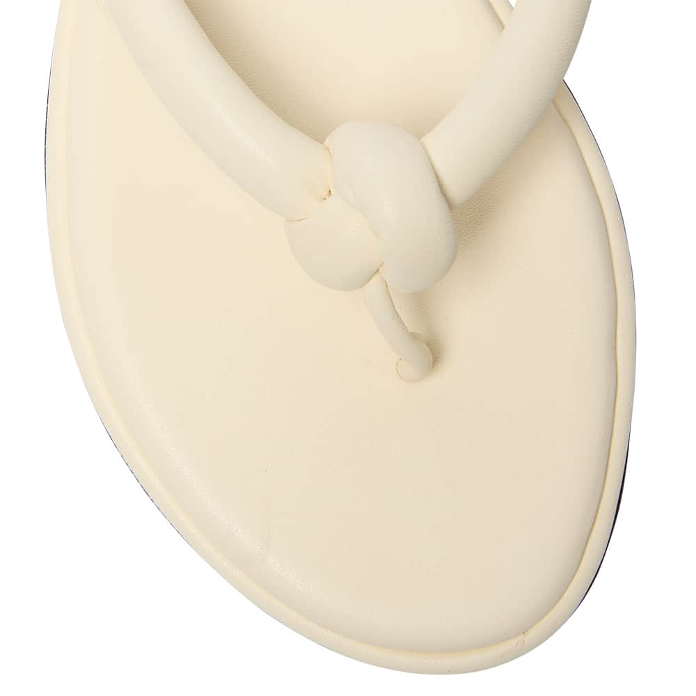 Maui Thongs in Bone Smooth