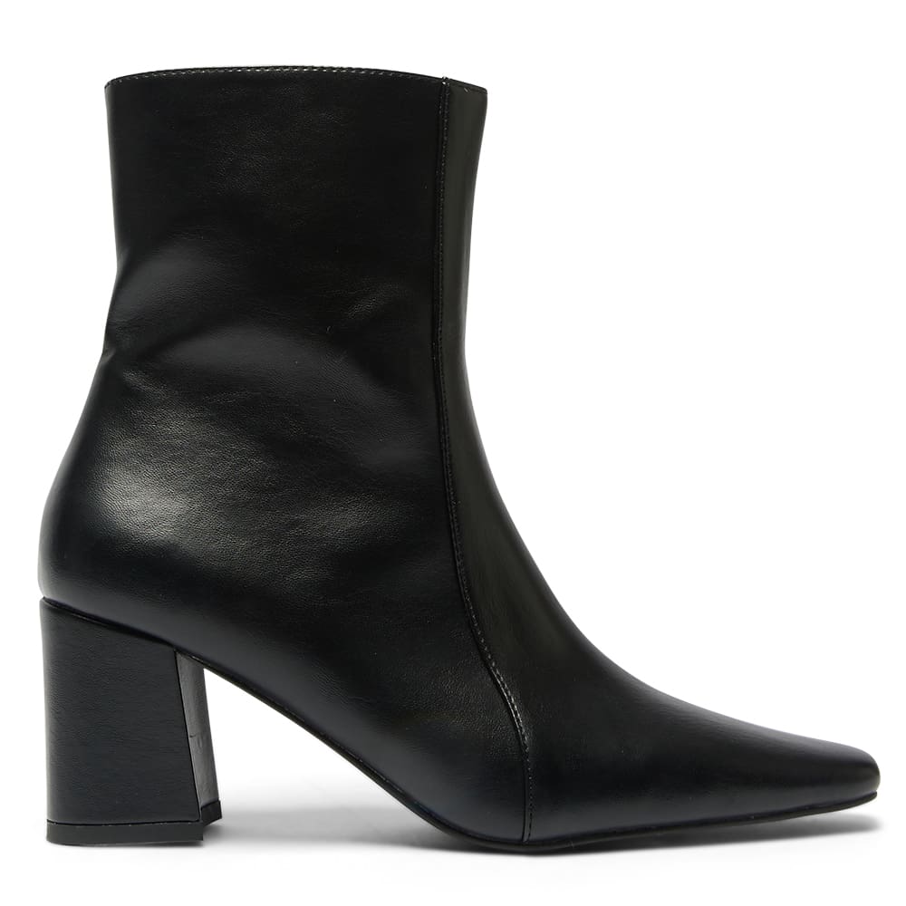 Nitro Boot in Black Smooth