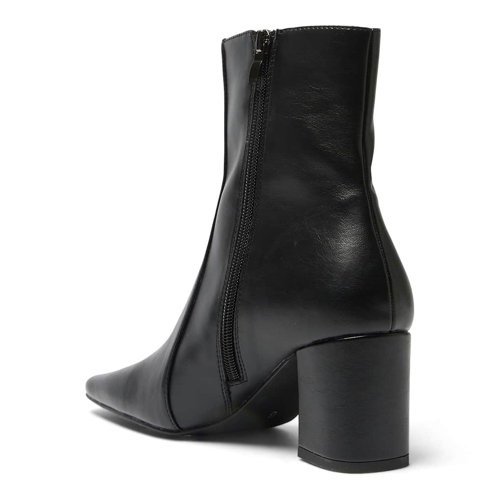Nitro Boot in Black Smooth