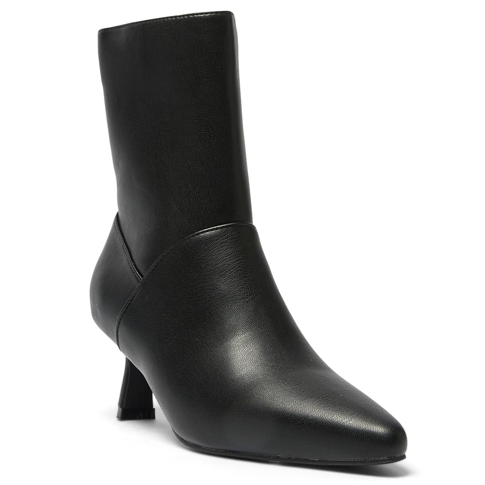 Paloma Boot in Black Smooth