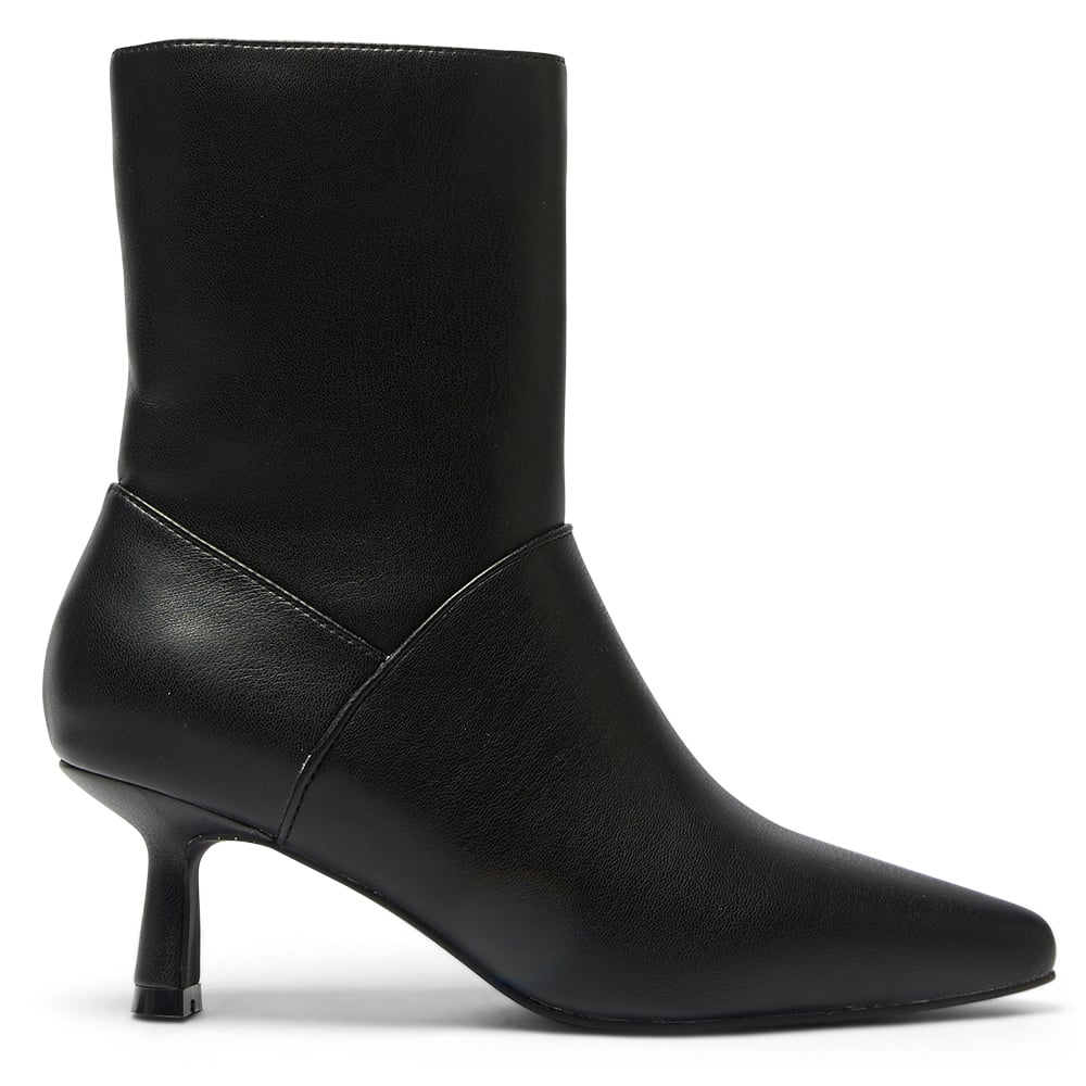 Paloma Boot in Black Smooth