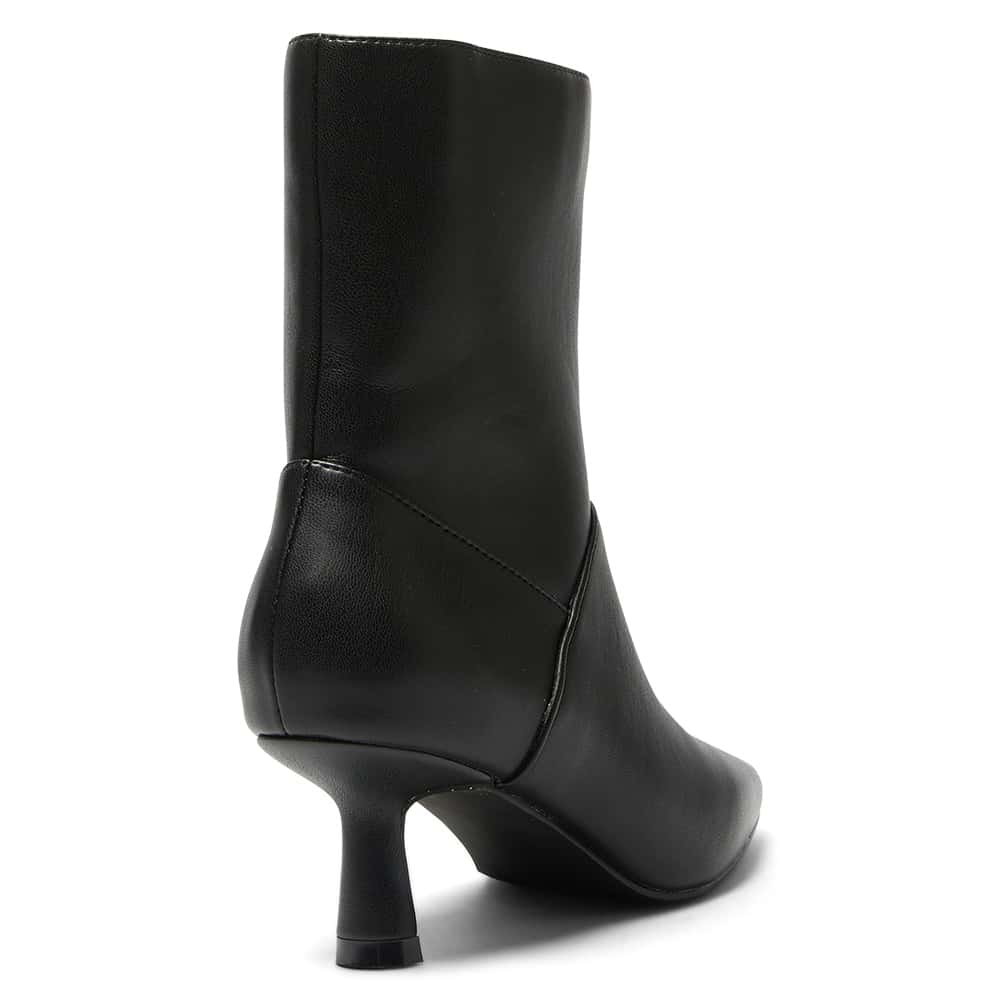Paloma Boot in Black Smooth