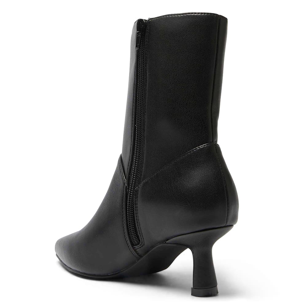 Paloma Boot in Black Smooth