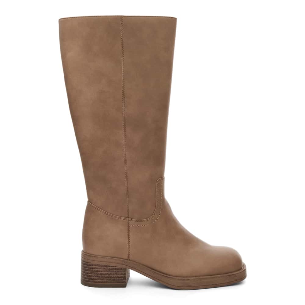 Rebel Boot in Natural Smooth
