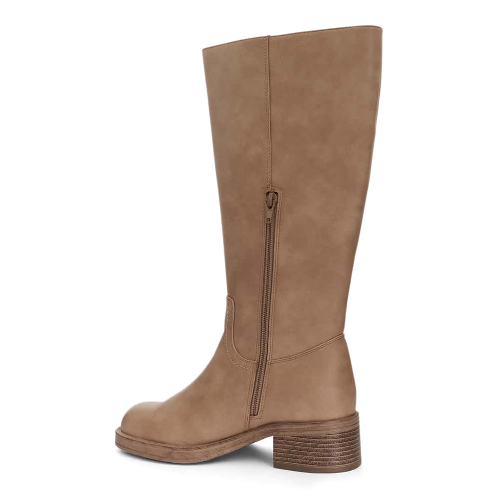 Rebel Boot in Natural Smooth