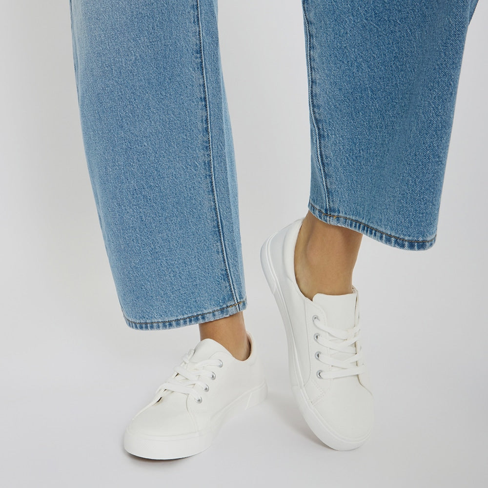 Rebound Sneaker in White