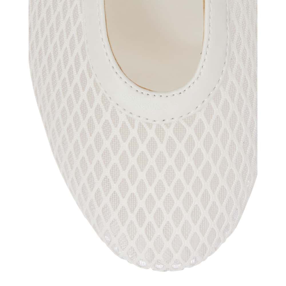 Reign Flat in Bone Mesh Mesh