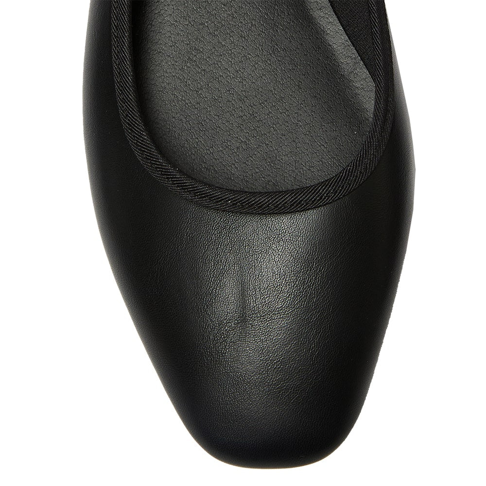 Romy Flat in Black Smooth