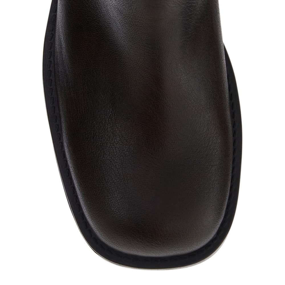 Rova Boot in Chocolate Smooth