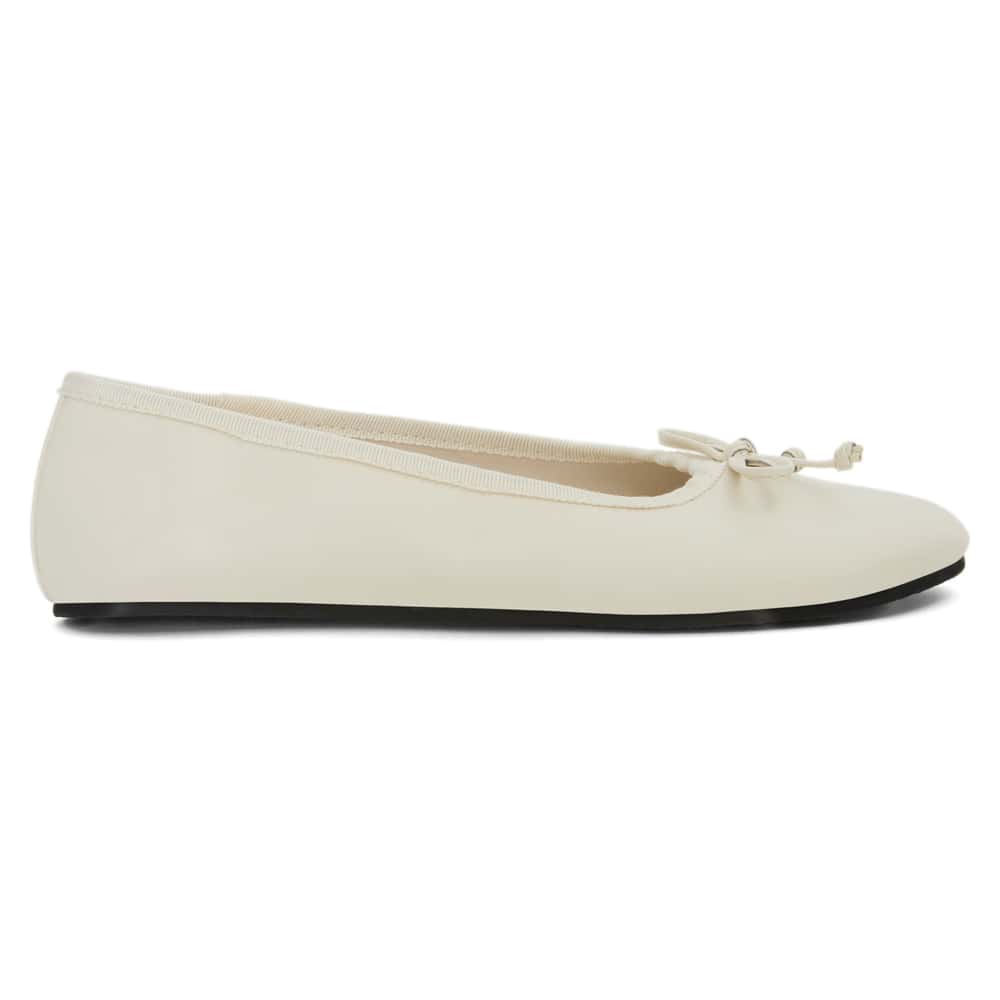 Samantha Ballet Flat in Ivory Smooth