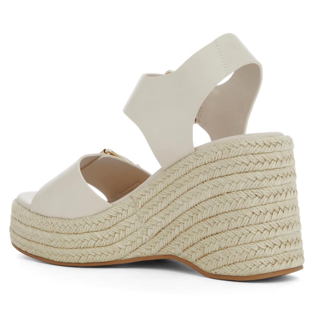 Sardinia Wedge in Off White Smooth