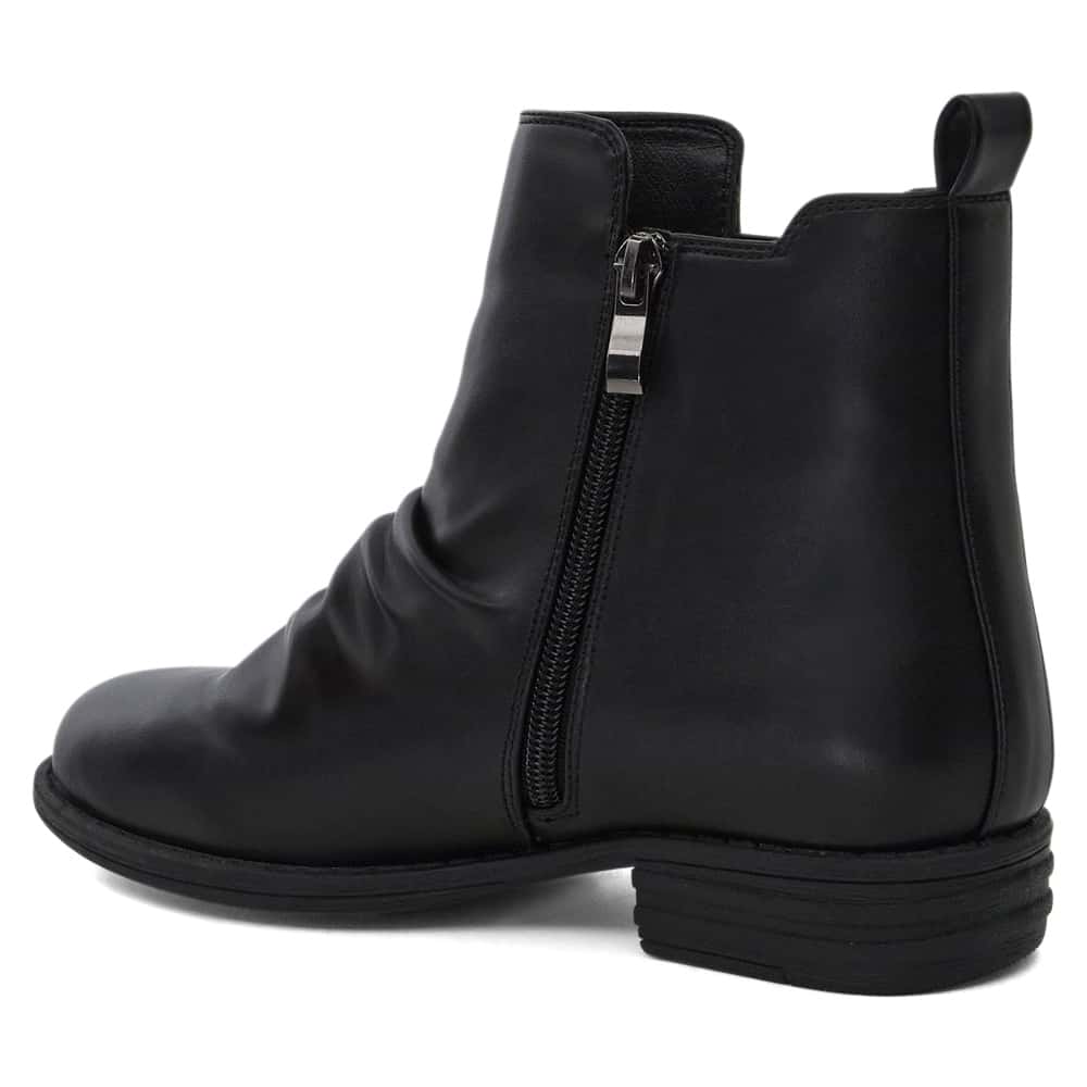 Scout Boot in Black Smooth