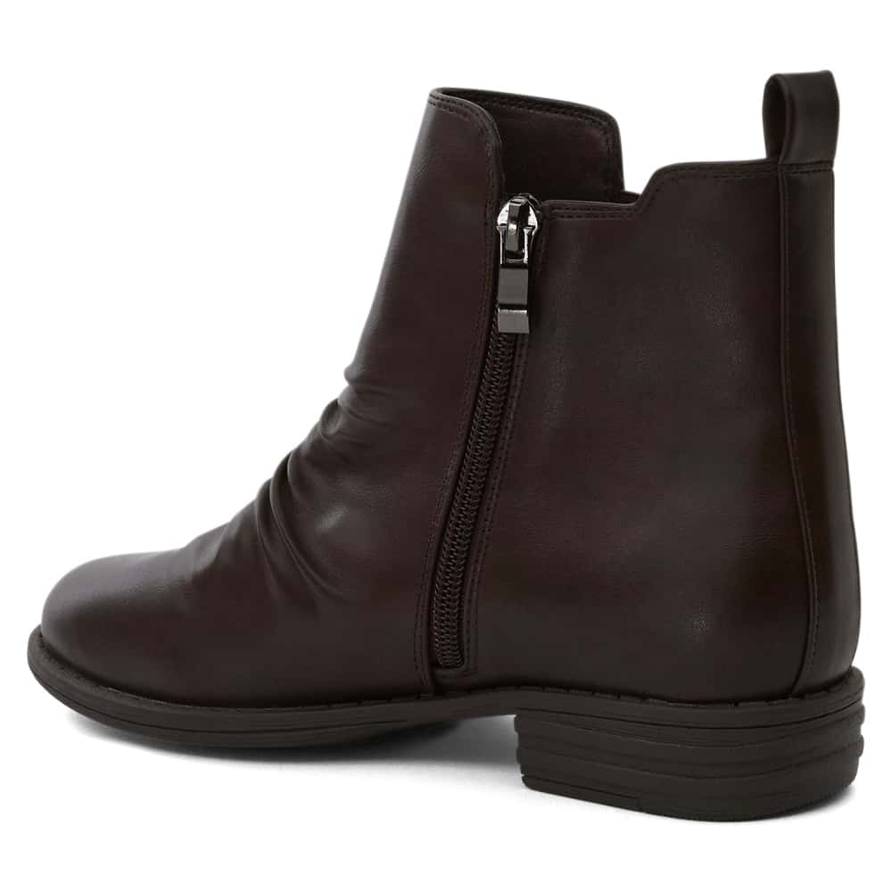 Scout Boot in Chocolate Smooth