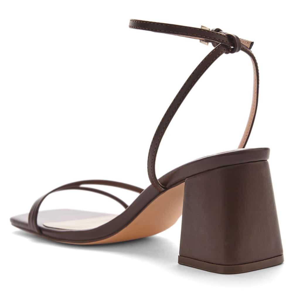 Shay Heel in Chocolate Smooth