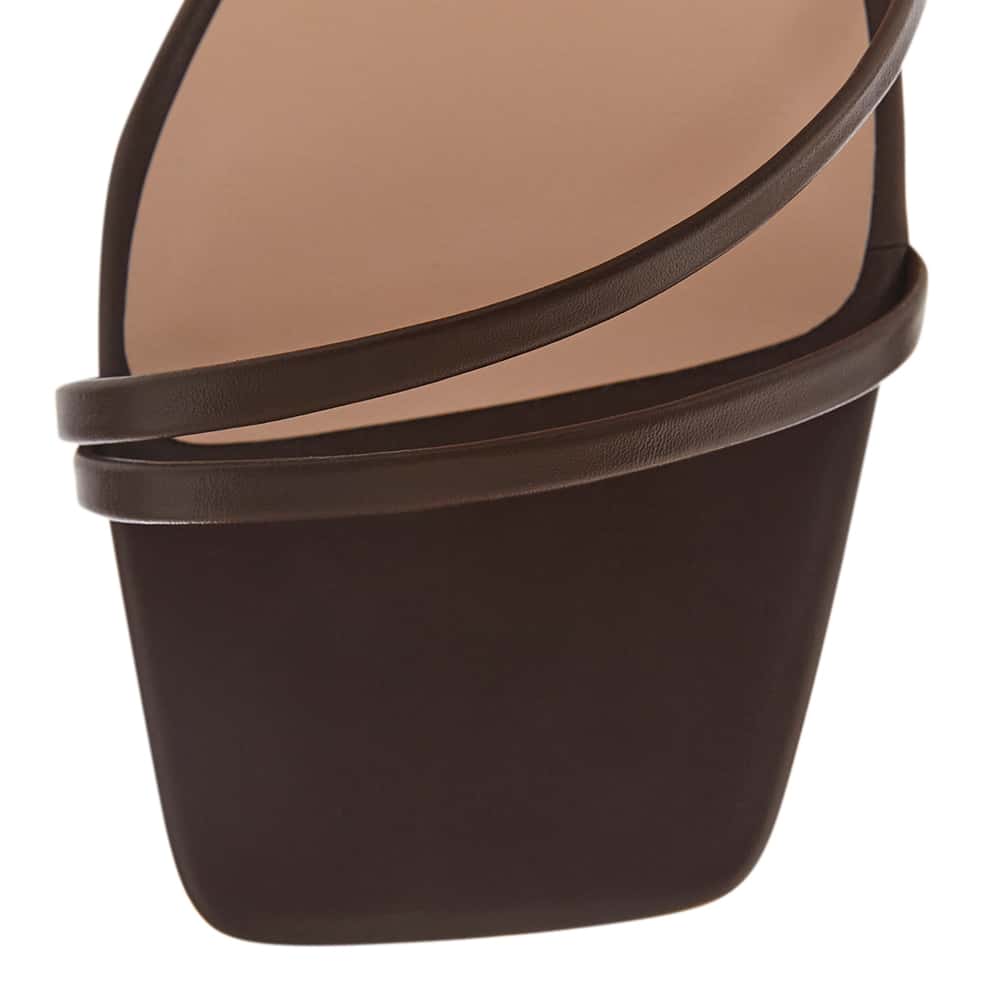 Shay Heel in Chocolate Smooth