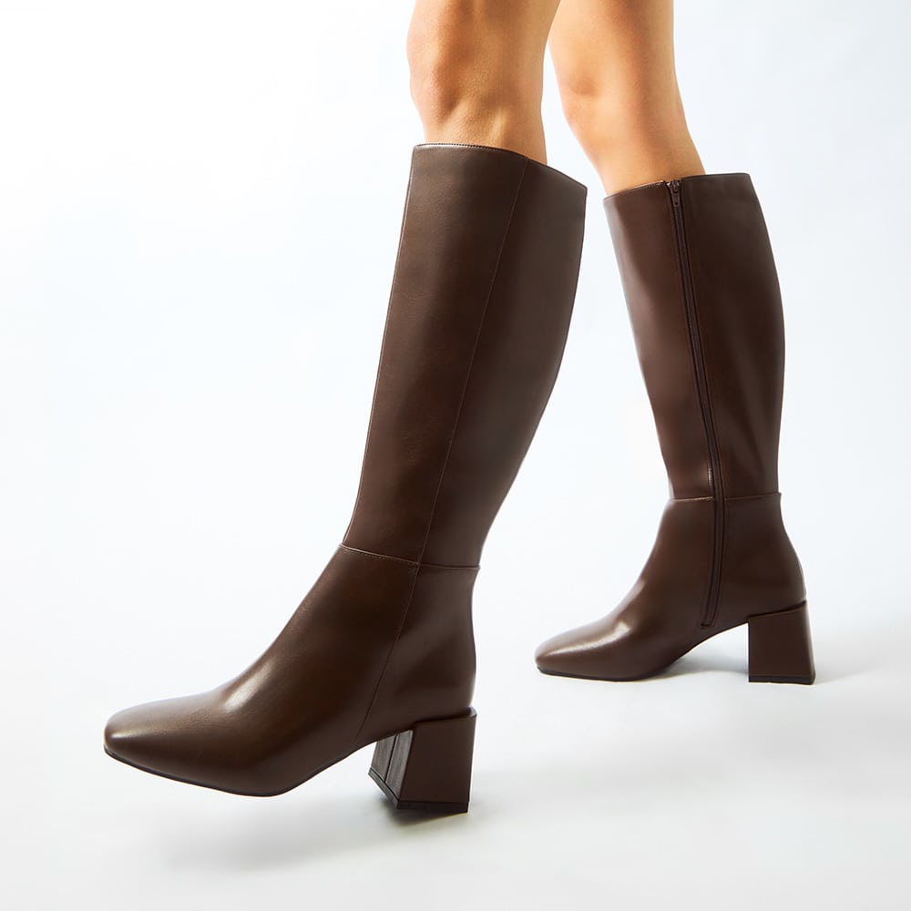 Tabby Boot in Chocolate