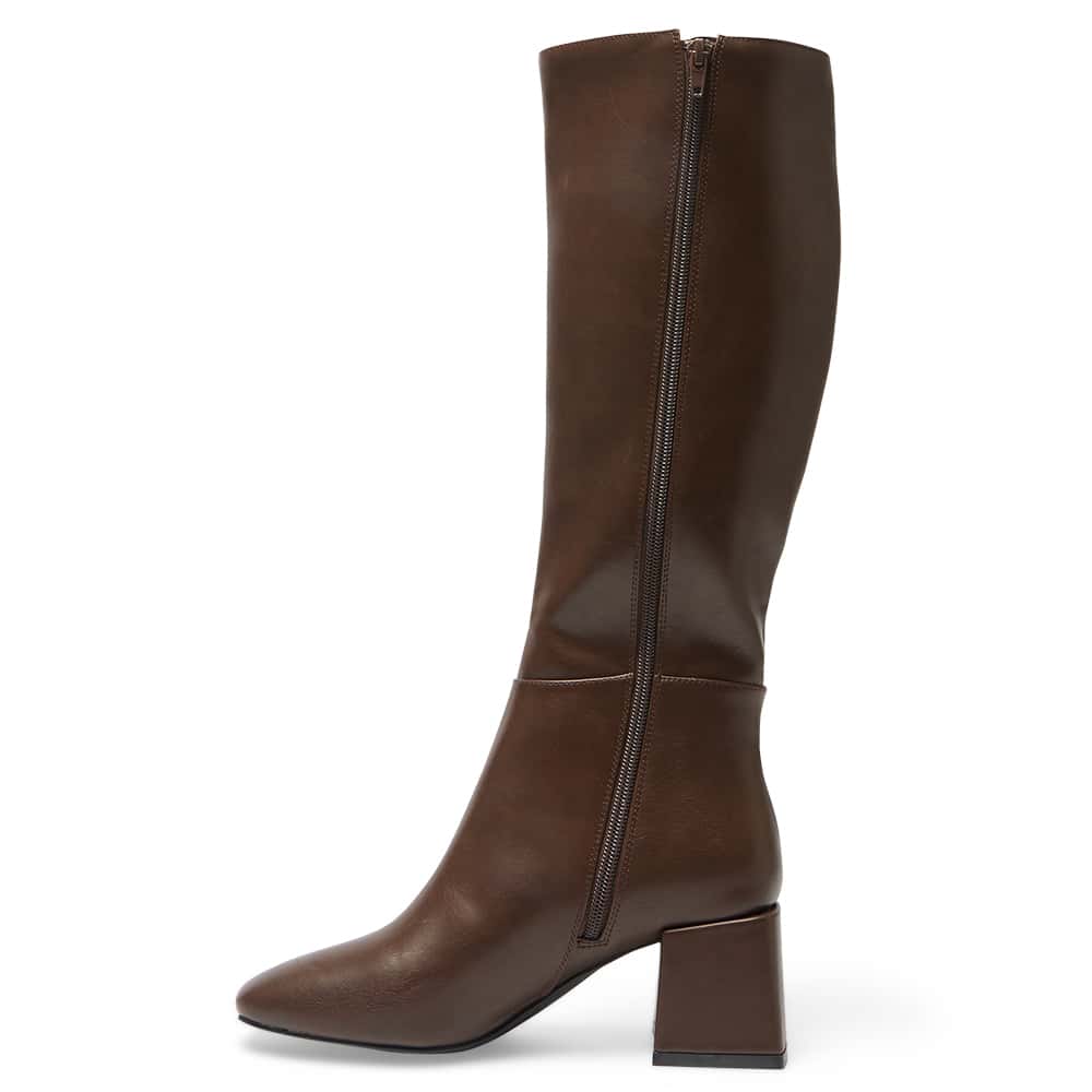 Tabby Boot in Chocolate